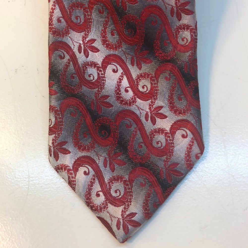 RARE Carnaval de Venise Platinum Tie Red, Gray & Black